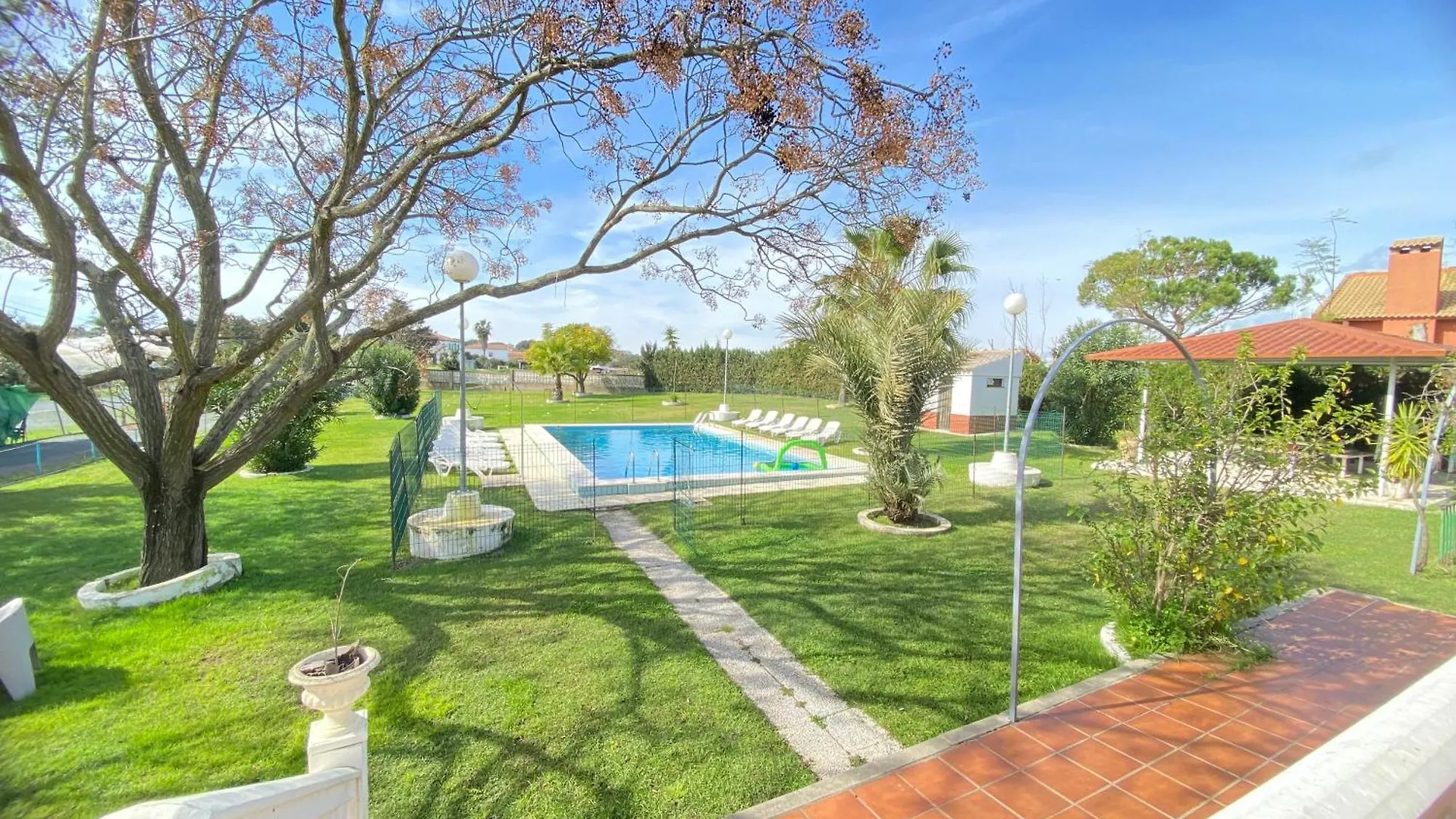 Villa Lua contacts